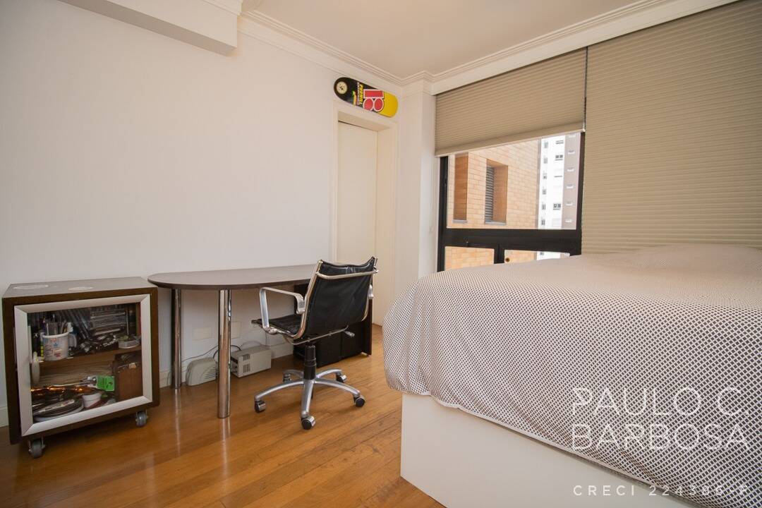 Apartamento à venda com 3 quartos, 247m² - Foto 18