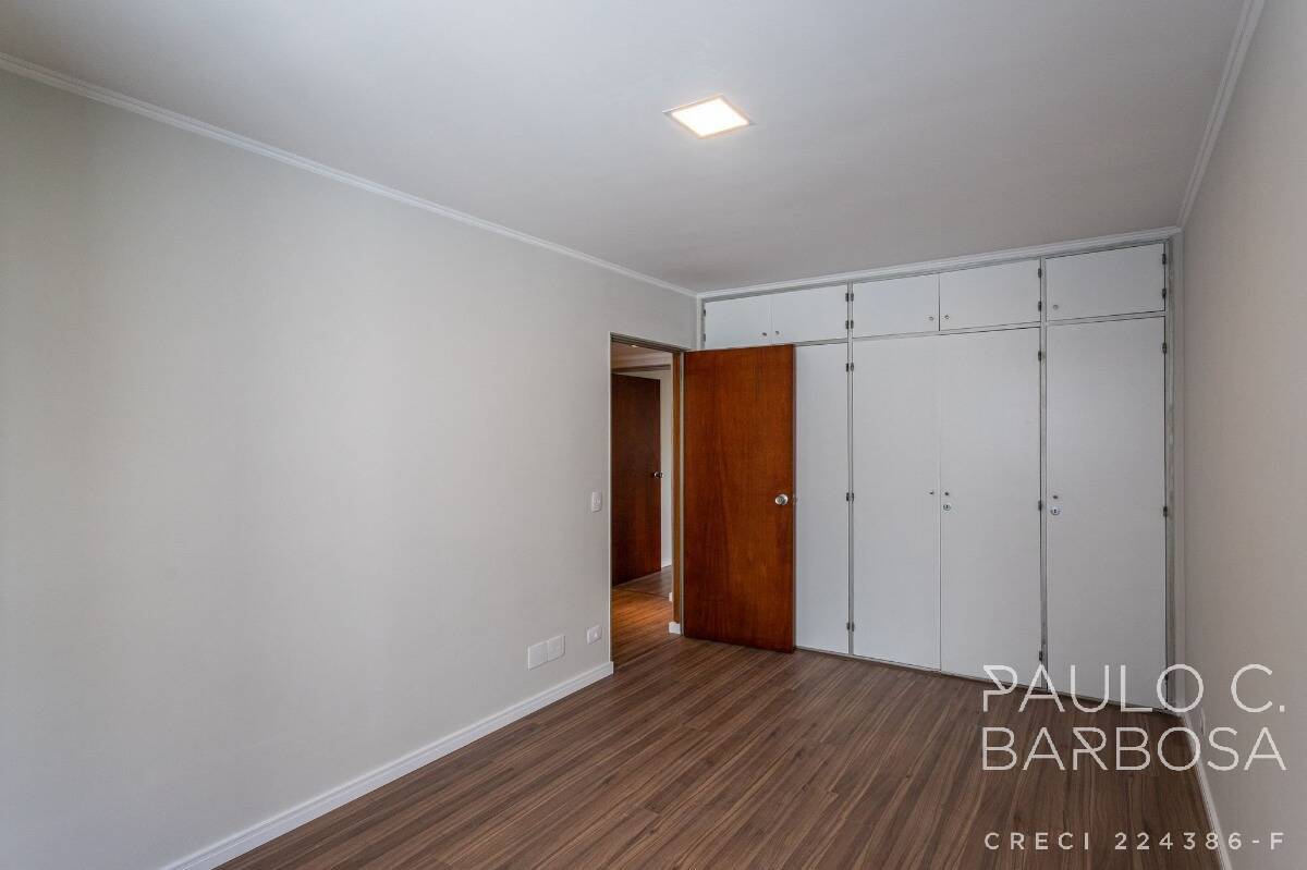 Apartamento à venda com 3 quartos, 137m² - Foto 18