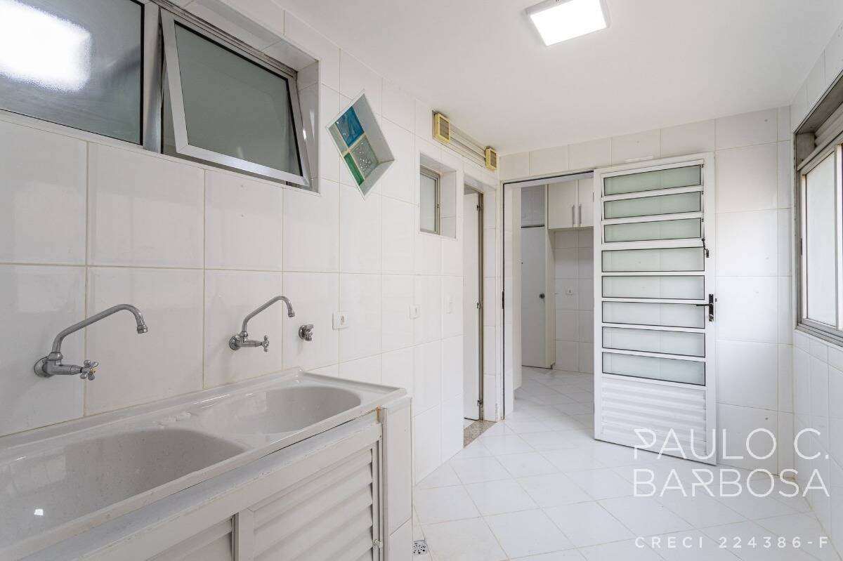 Apartamento à venda com 3 quartos, 137m² - Foto 29