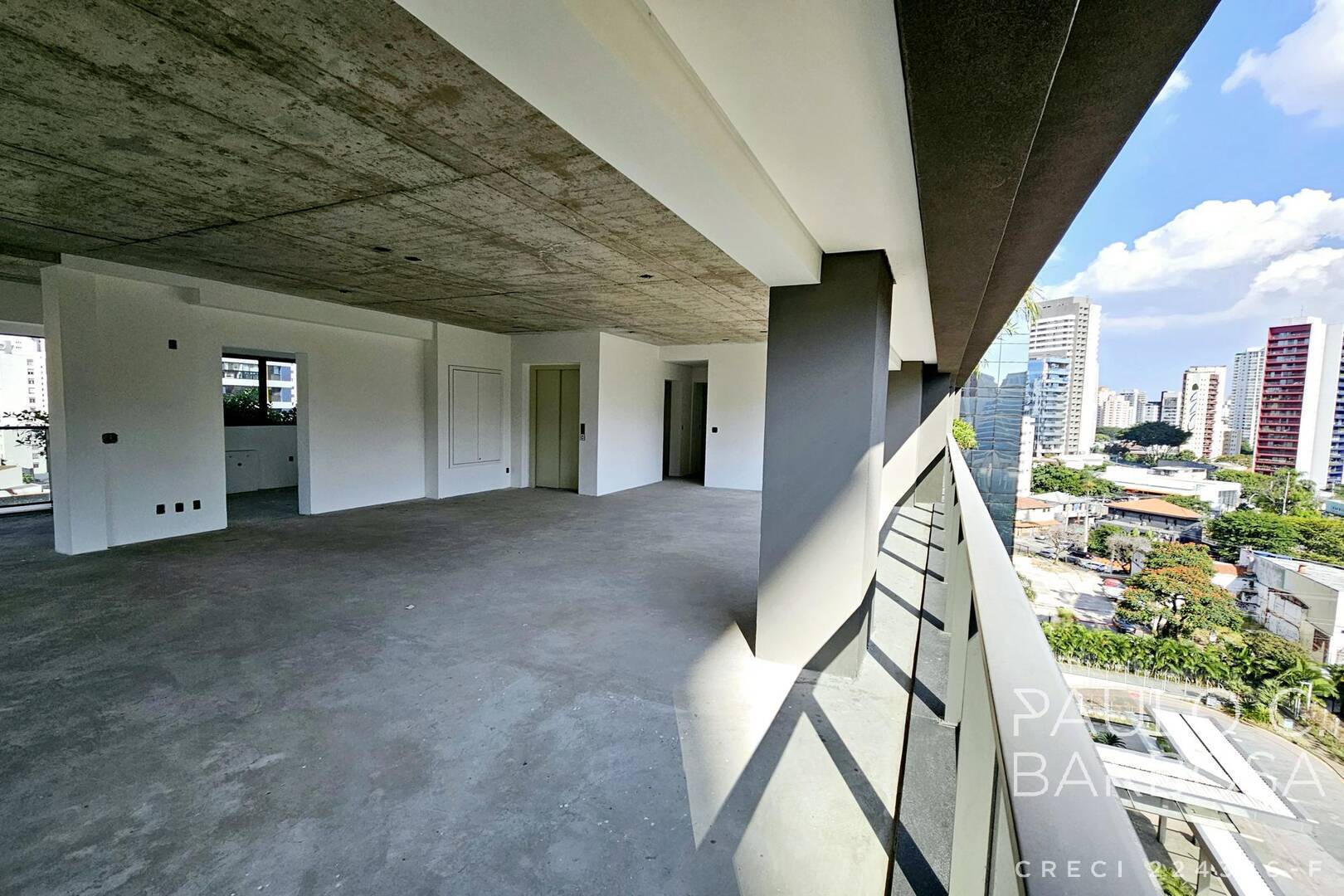 Apartamento à venda com 3 quartos, 227m² - Foto 9