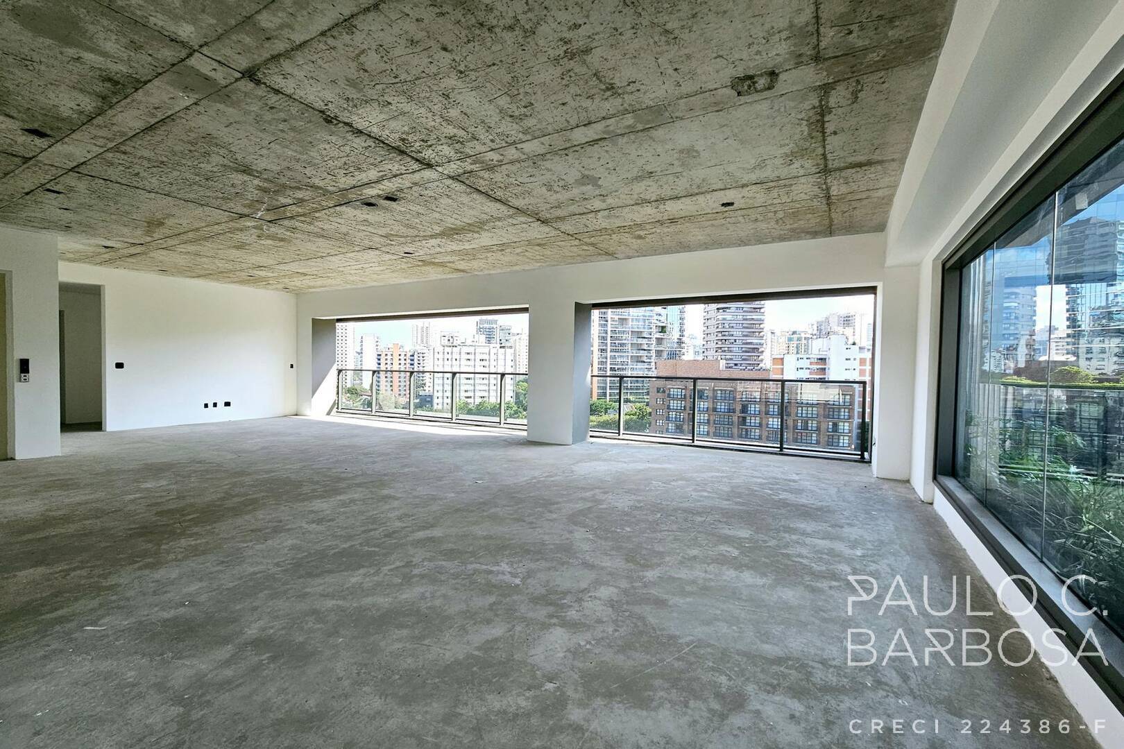 Apartamento à venda com 3 quartos, 227m² - Foto 11