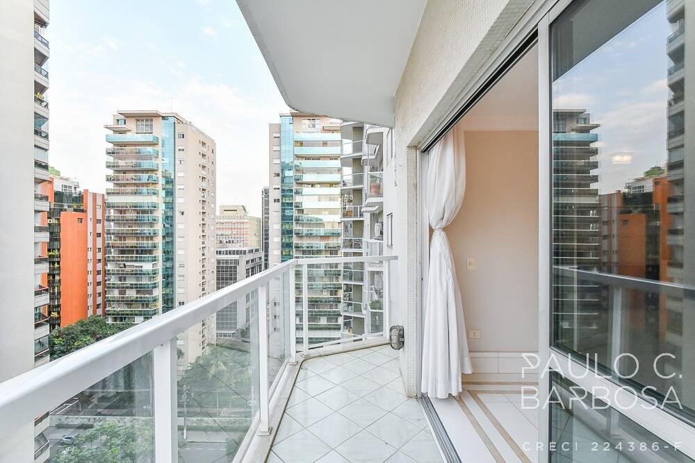 Apartamento à venda com 3 quartos, 214m² - Foto 2