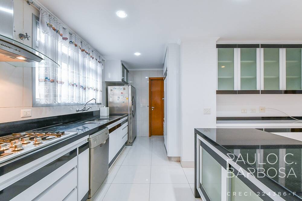 Apartamento à venda com 3 quartos, 214m² - Foto 35