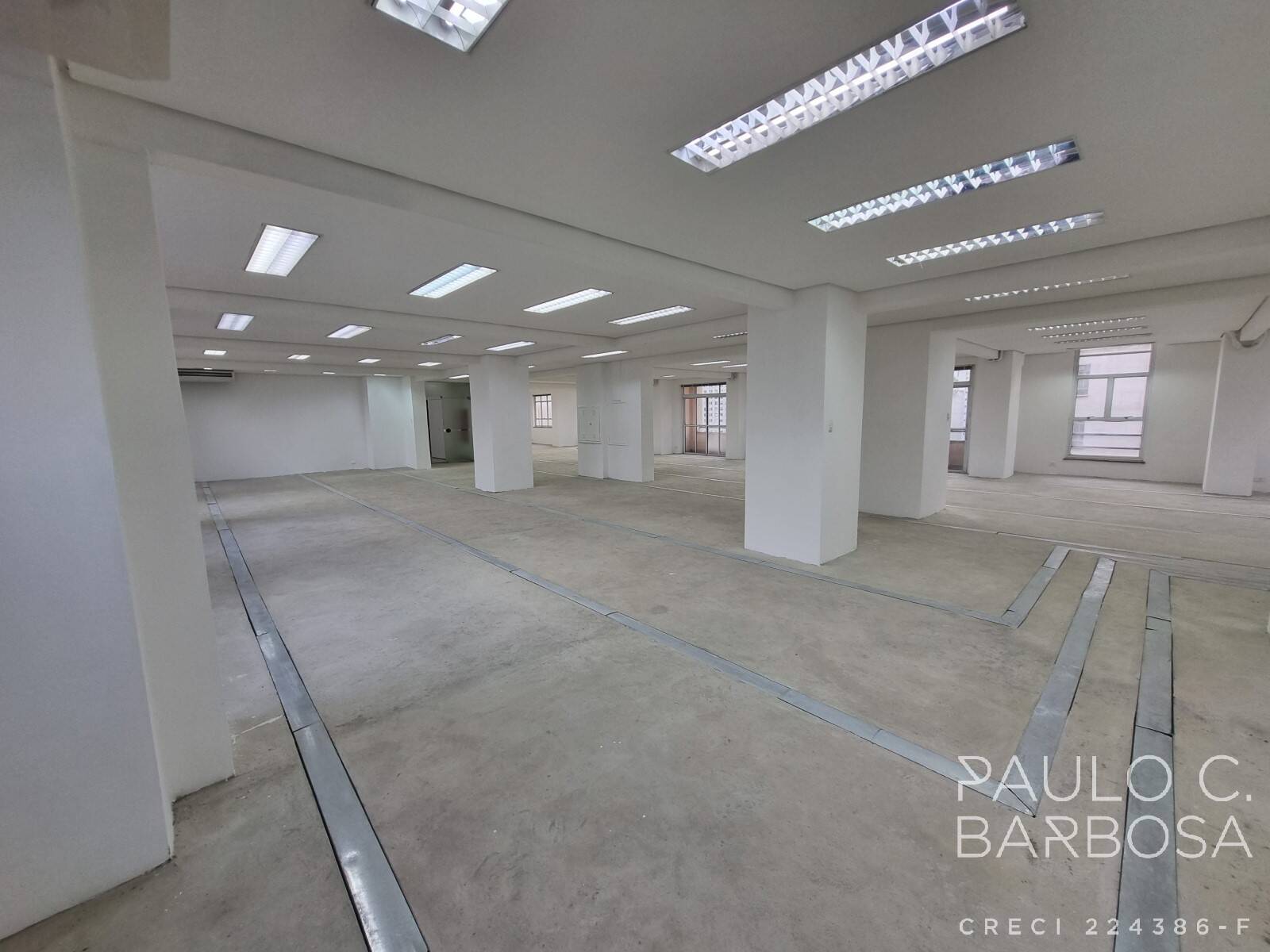 Prédio Inteiro para alugar, 554m² - Foto 2