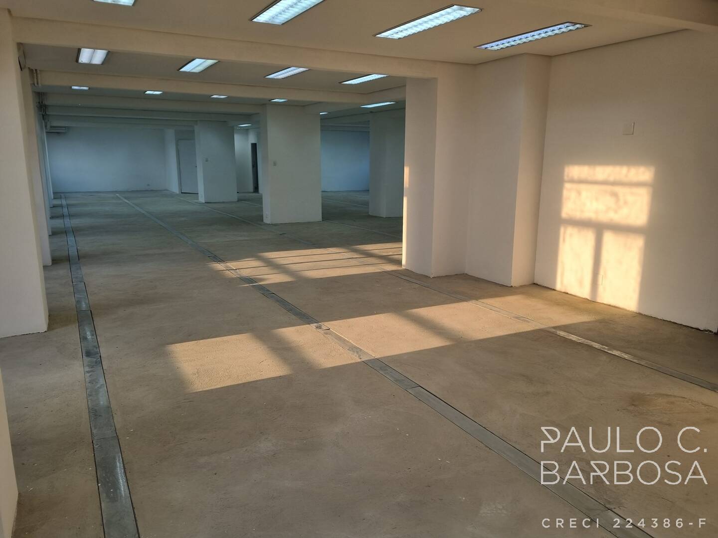 Prédio Inteiro para alugar, 554m² - Foto 9