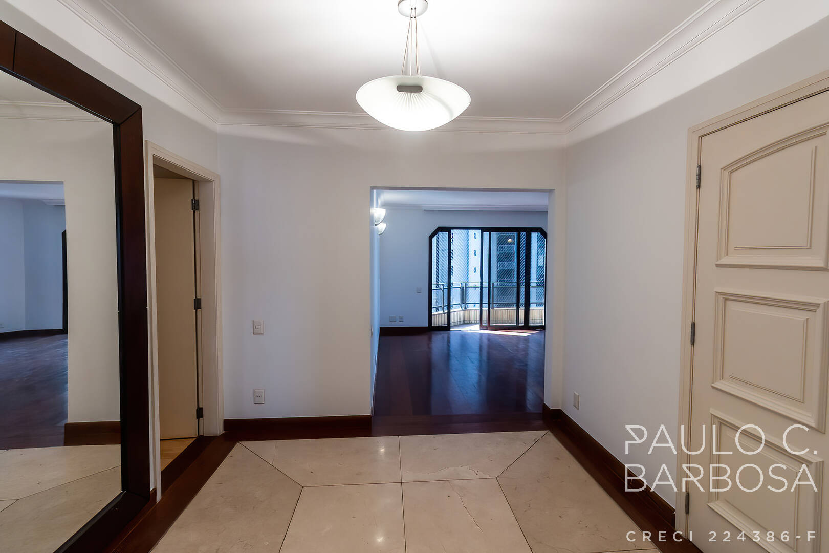 Apartamento para alugar com 3 quartos, 240m² - Foto 9