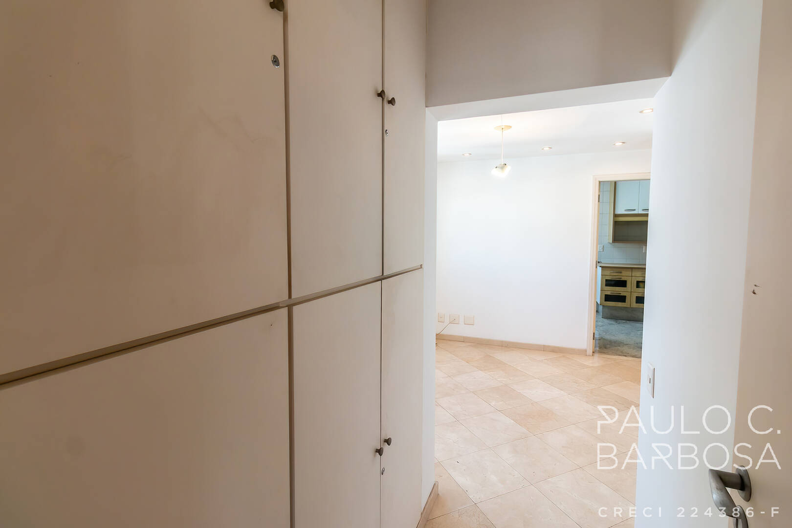 Apartamento para alugar com 3 quartos, 240m² - Foto 34