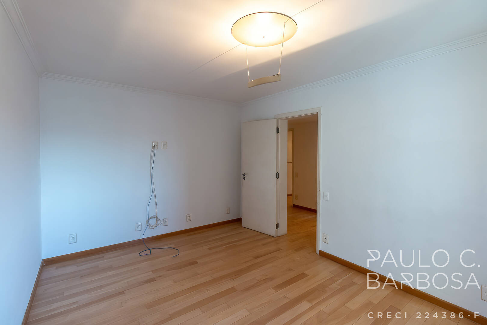 Apartamento para alugar com 3 quartos, 240m² - Foto 18