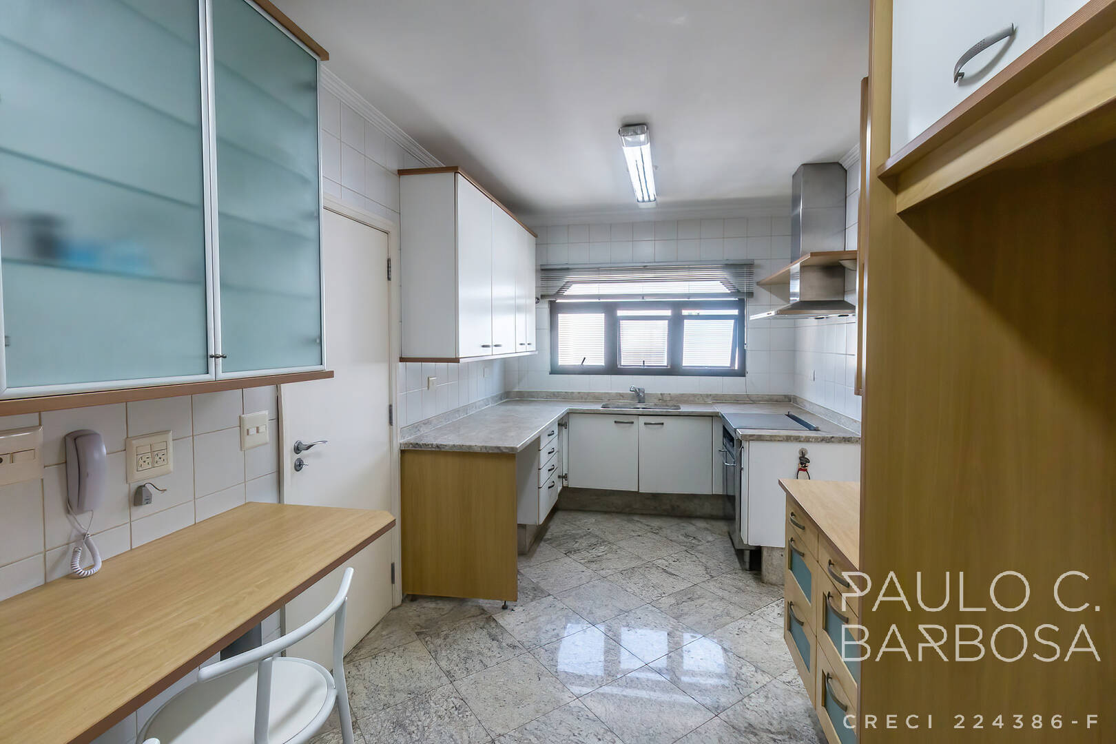 Apartamento para alugar com 3 quartos, 240m² - Foto 41