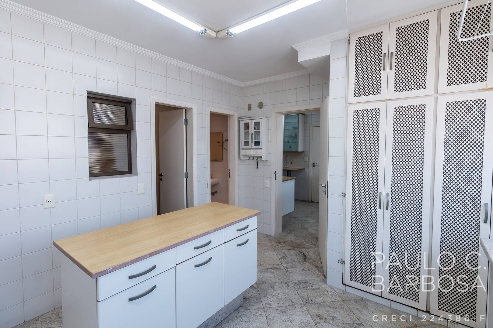 Apartamento para alugar com 3 quartos, 240m² - Foto 46