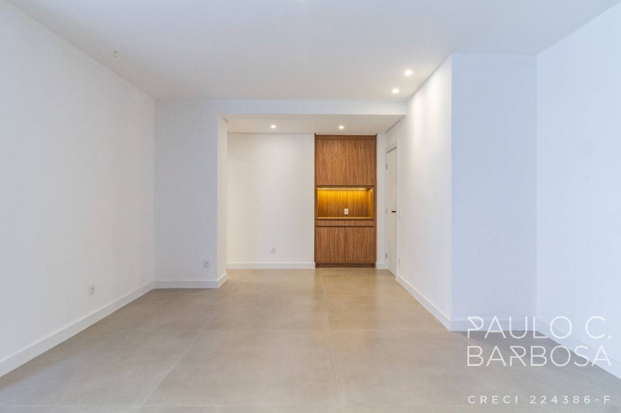 Apartamento à venda com 3 quartos, 143m² - Foto 7