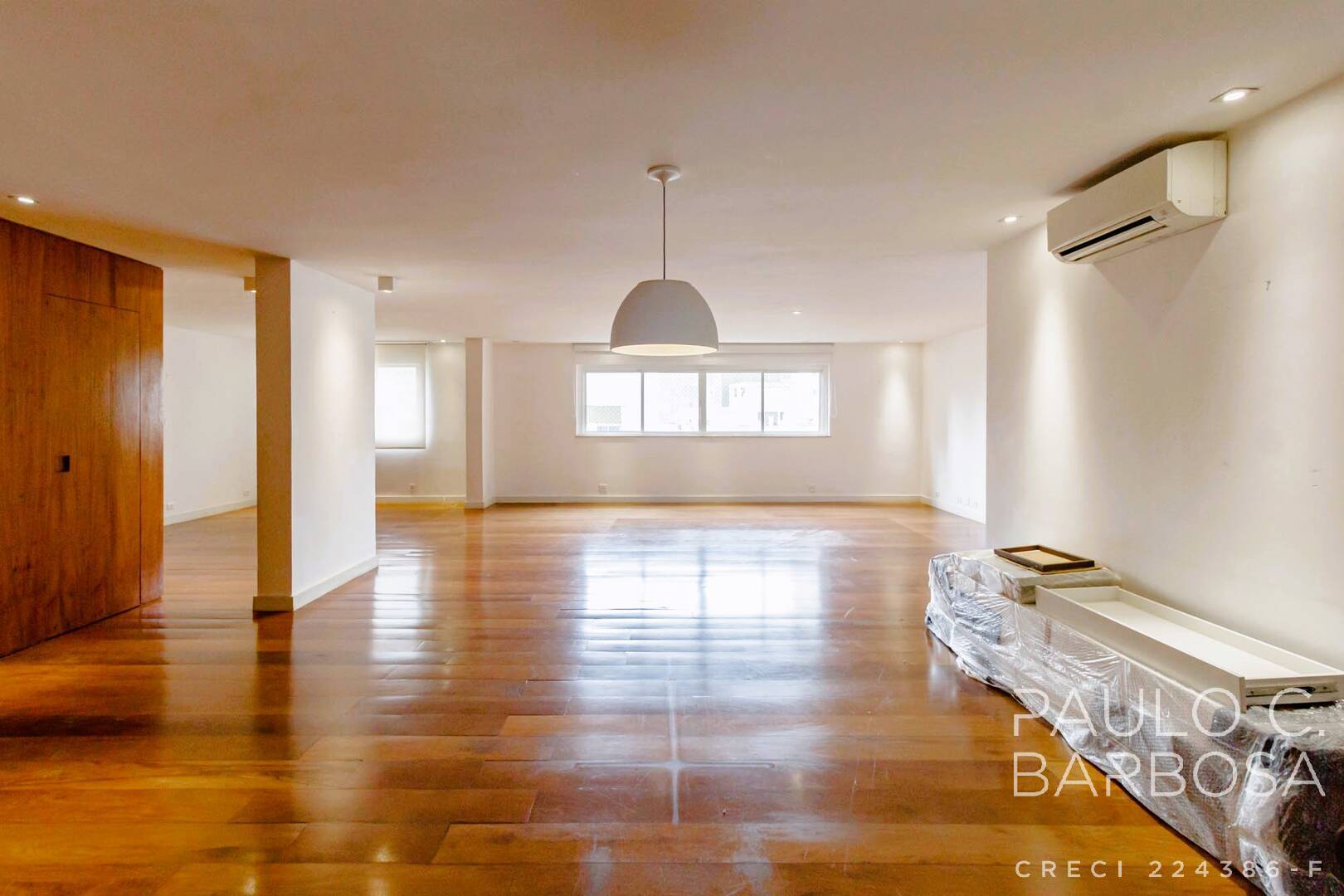 Apartamento à venda com 3 quartos, 236m² - Foto 1