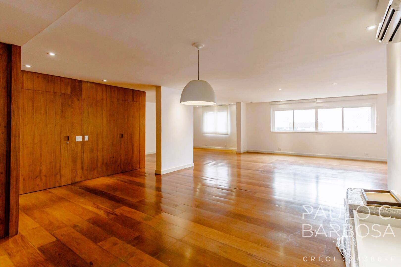 Apartamento à venda com 3 quartos, 236m² - Foto 2