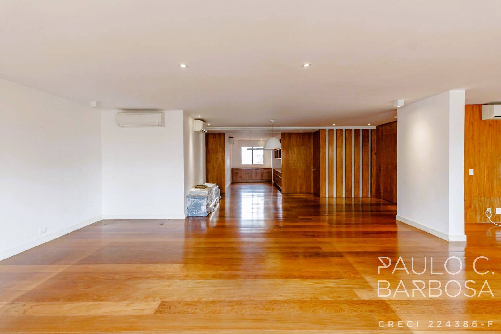 Apartamento à venda com 3 quartos, 236m² - Foto 7