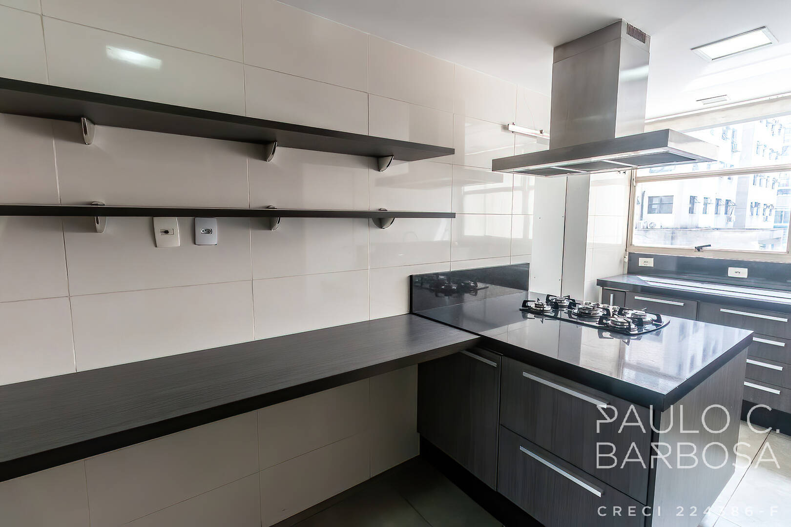 Apartamento para alugar com 2 quartos, 137m² - Foto 35